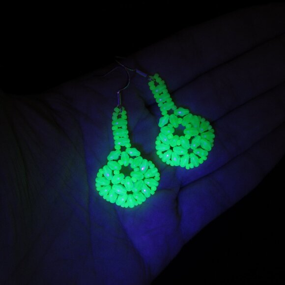 Handwoven Uranium Super Duo Earrings - Picture 1 of 9
